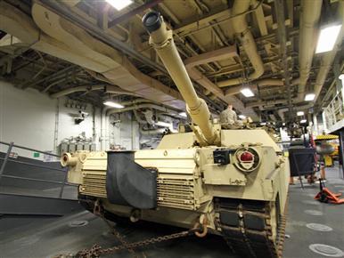 جولة داخل دبابة M1A1